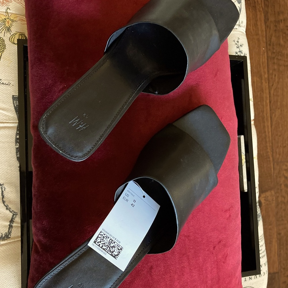 H&M black mules